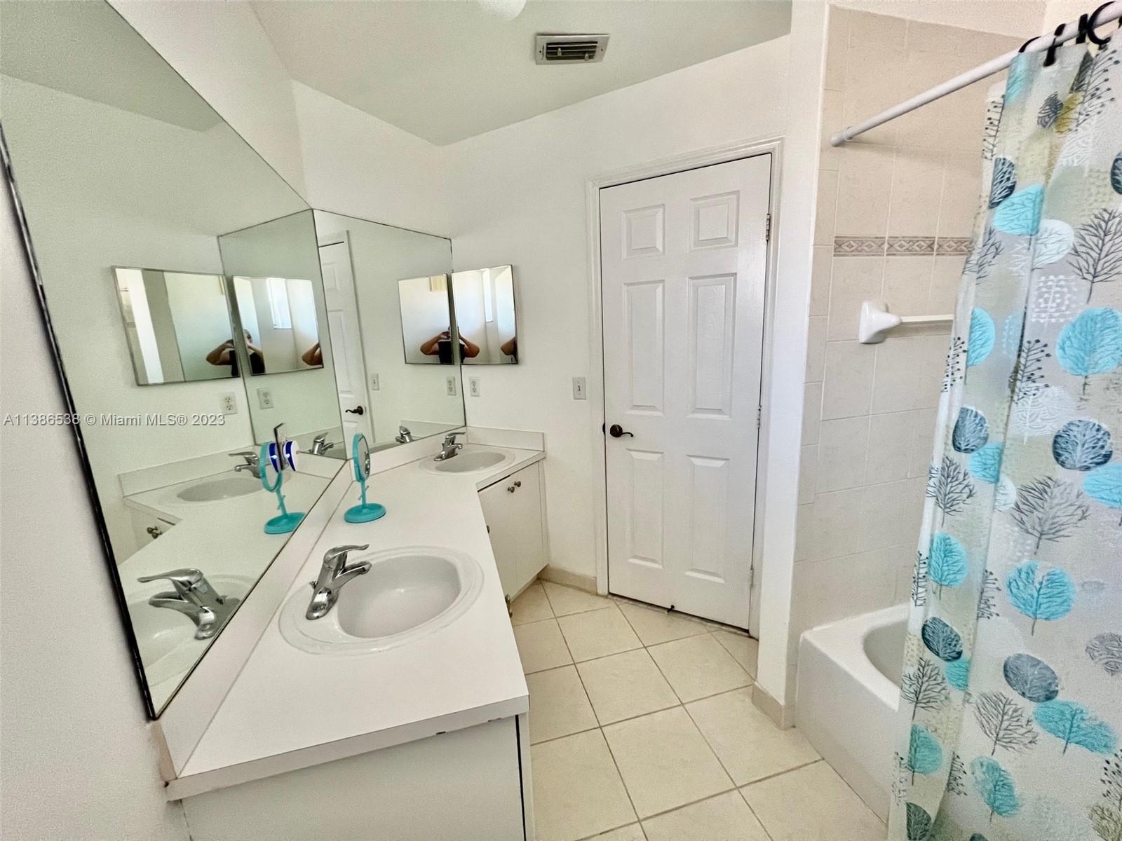 2319 SE 24 AV Unit: 2319
