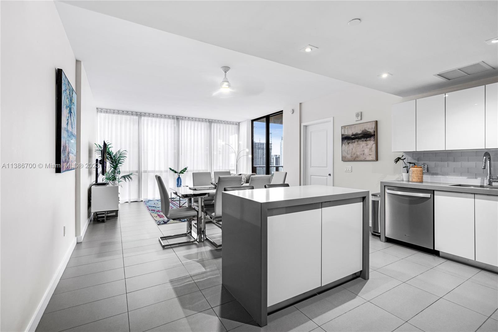 1600 NE 1st Ave Unit: 2020