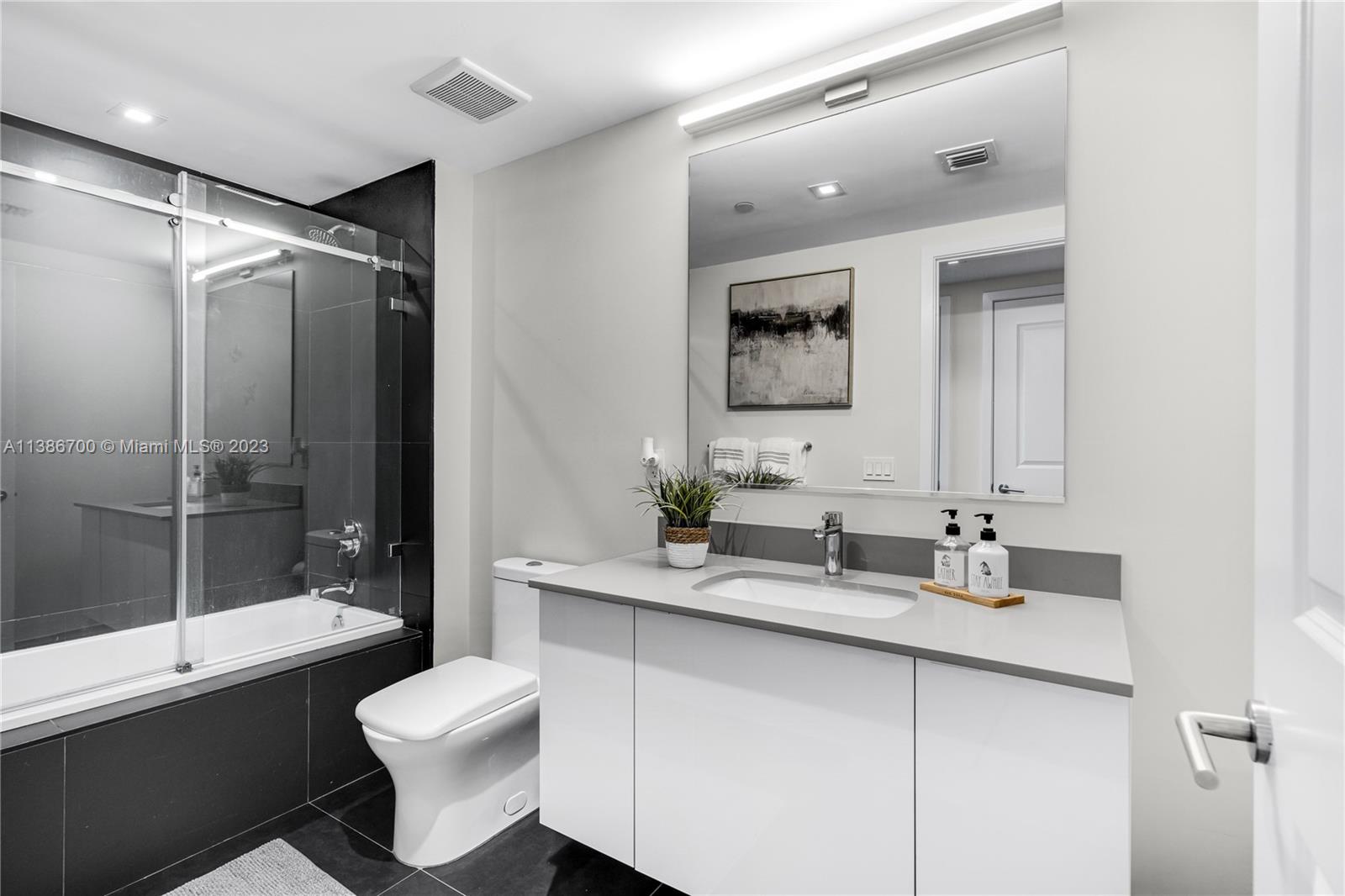 1600 NE 1st Ave Unit: 2020