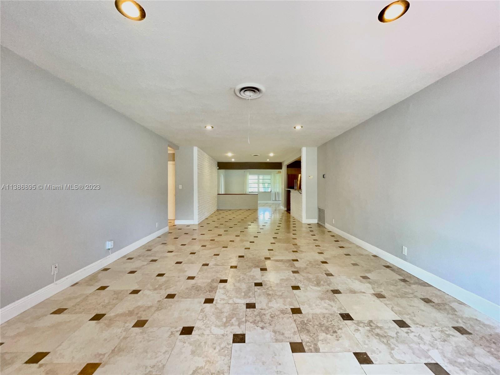 4630 Buchanan St