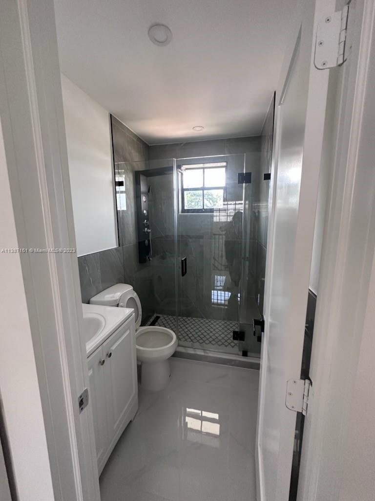 825 NW 33rd Ave Unit: 825