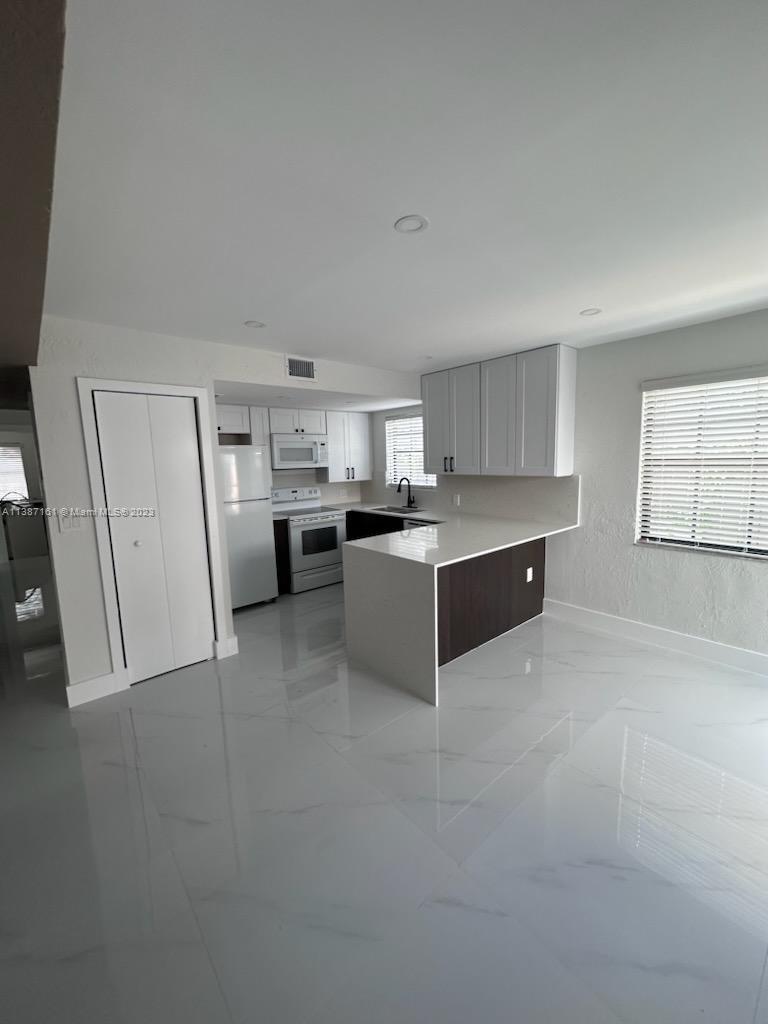 825 NW 33rd Ave Unit: 825
