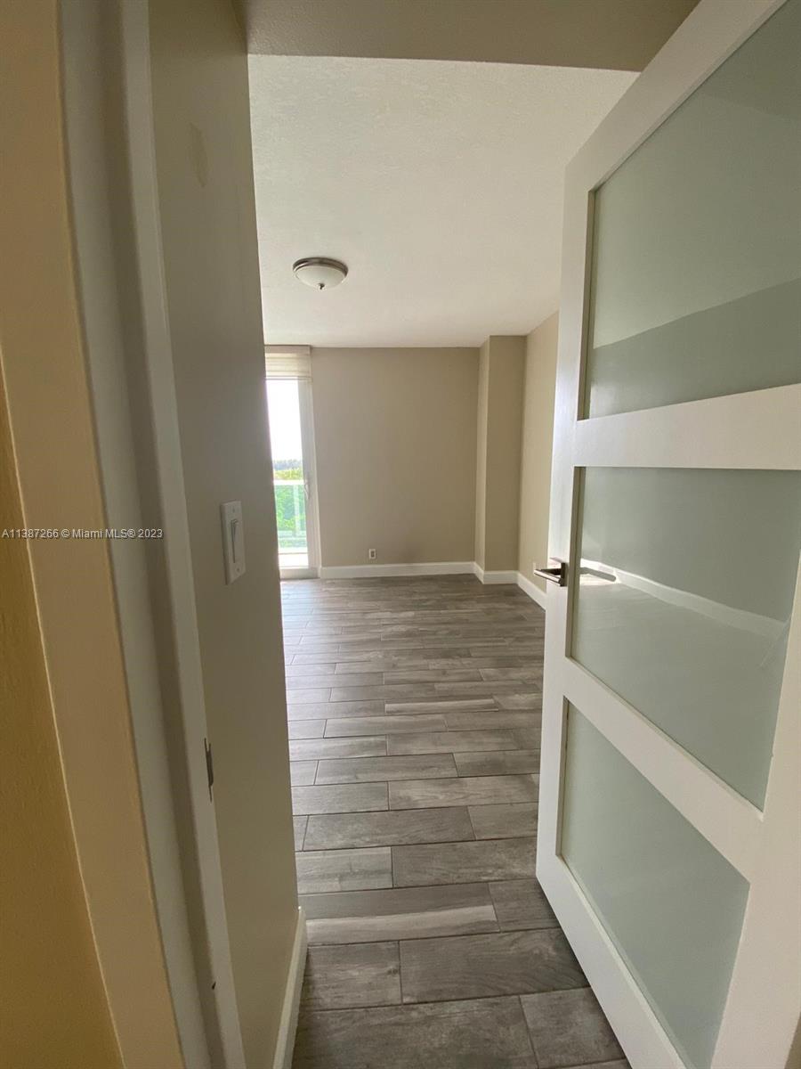 100 Bayview Dr Unit: 618