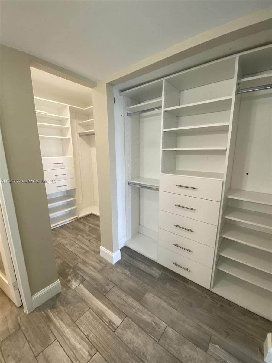 100 Bayview Dr Unit: 618