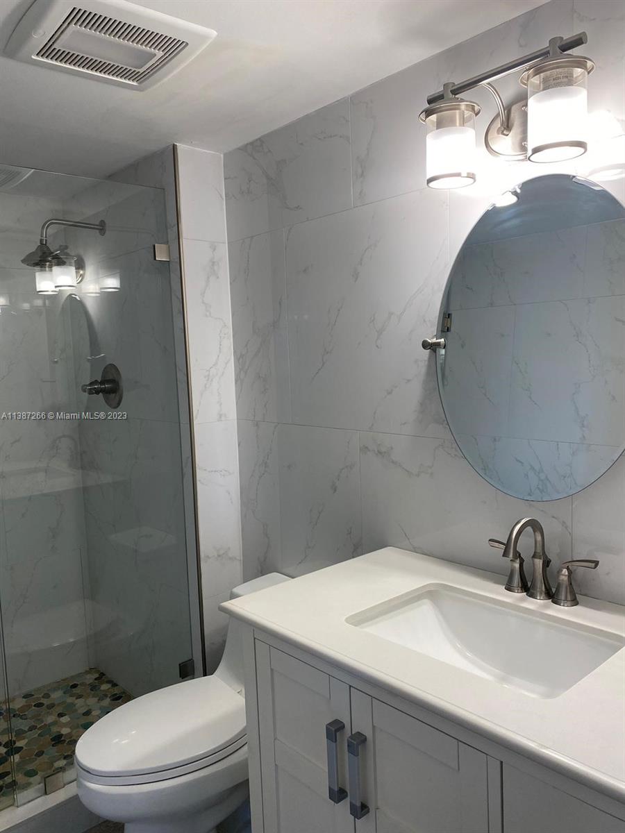 100 Bayview Dr Unit: 618