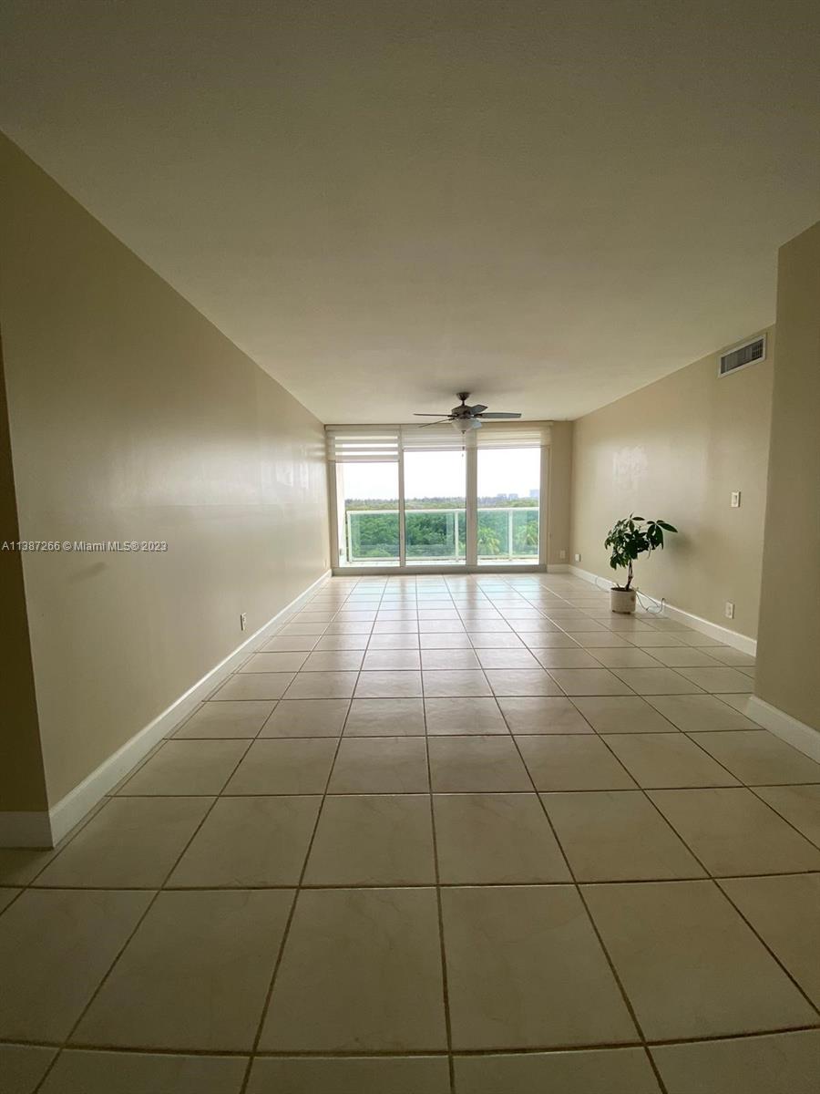 100 Bayview Dr Unit: 618