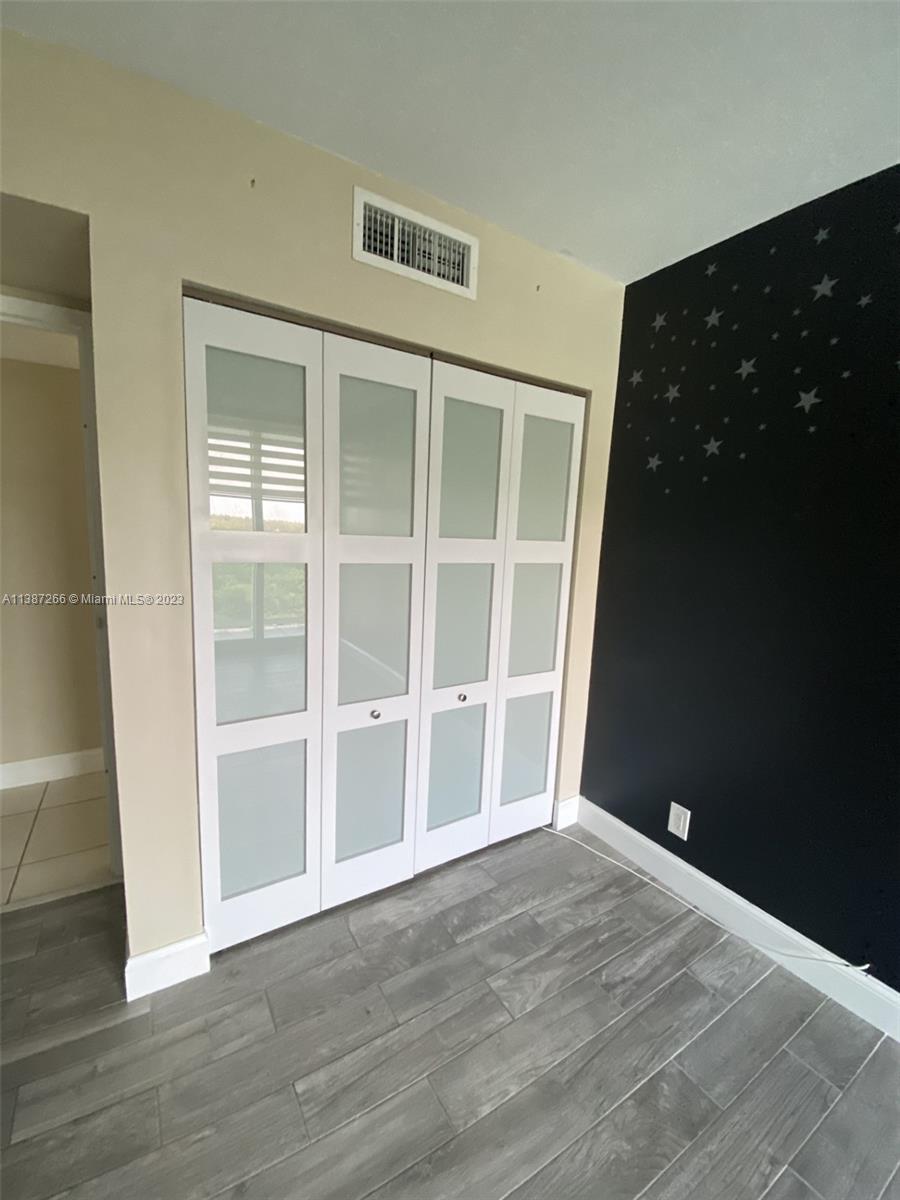 100 Bayview Dr Unit: 618