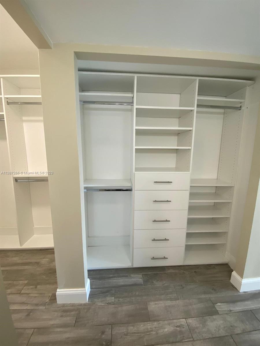 100 Bayview Dr Unit: 618