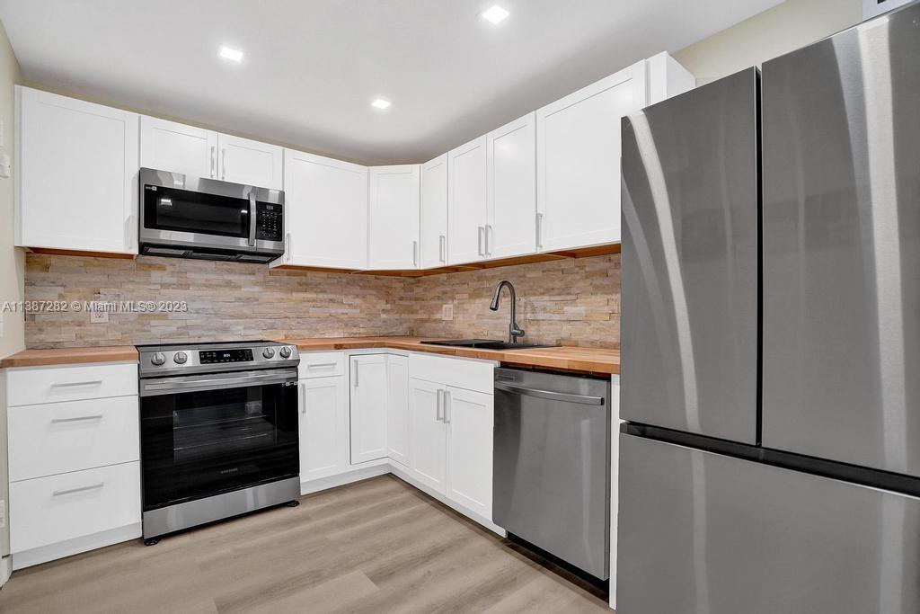 400 Kings Point Dr Unit: 1016