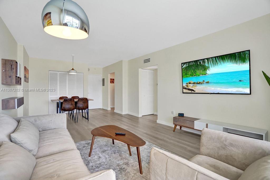 400 Kings Point Dr Unit: 1016