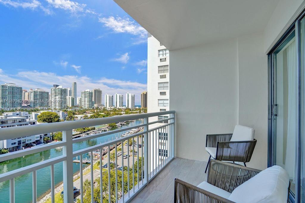 400 Kings Point Dr Unit: 1016