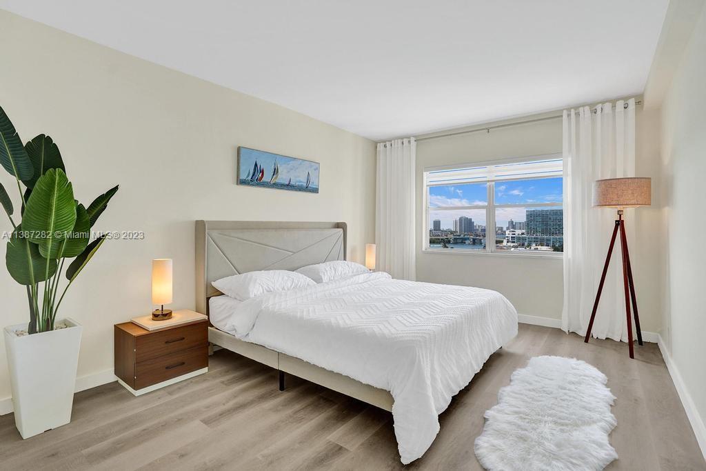 400 Kings Point Dr Unit: 1016
