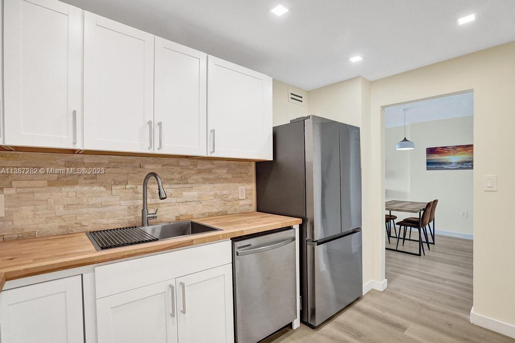 400 Kings Point Dr Unit: 1016