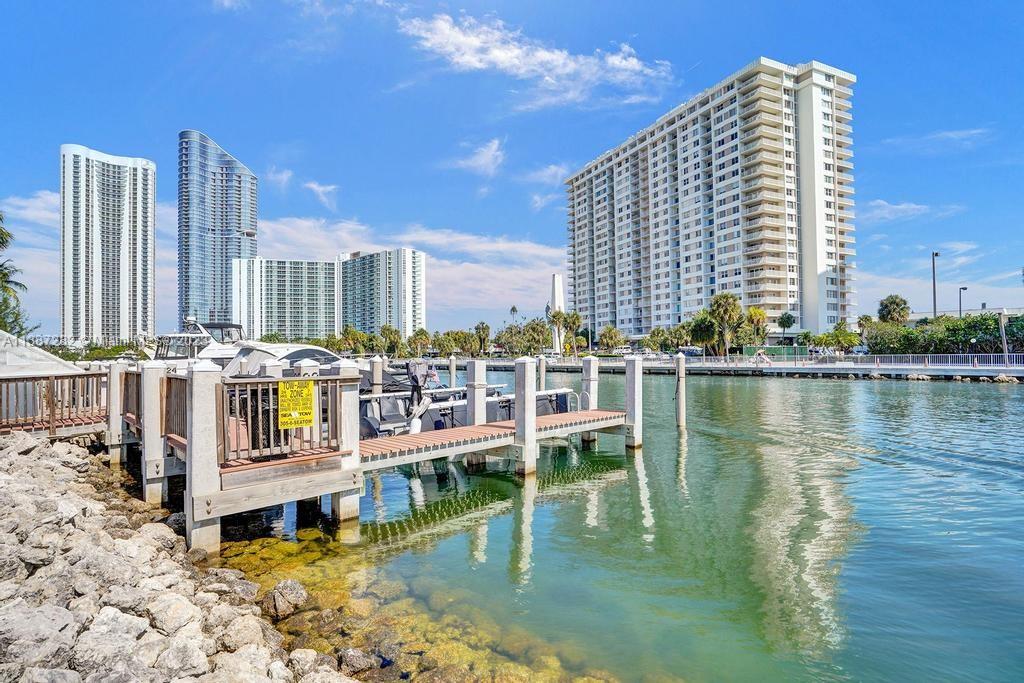400 Kings Point Dr Unit: 1016