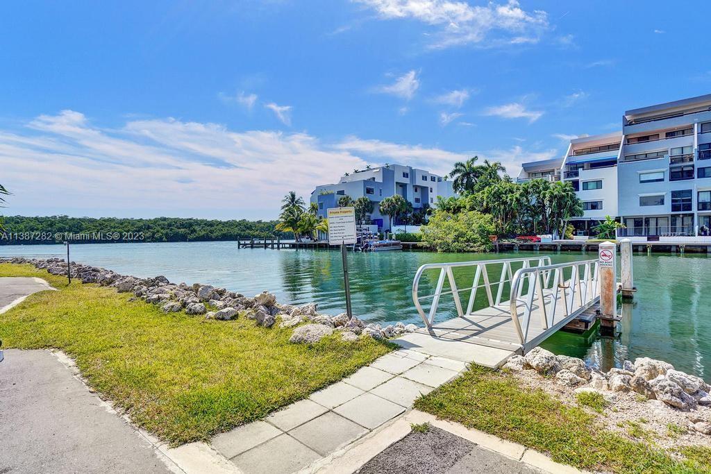 400 Kings Point Dr Unit: 1016