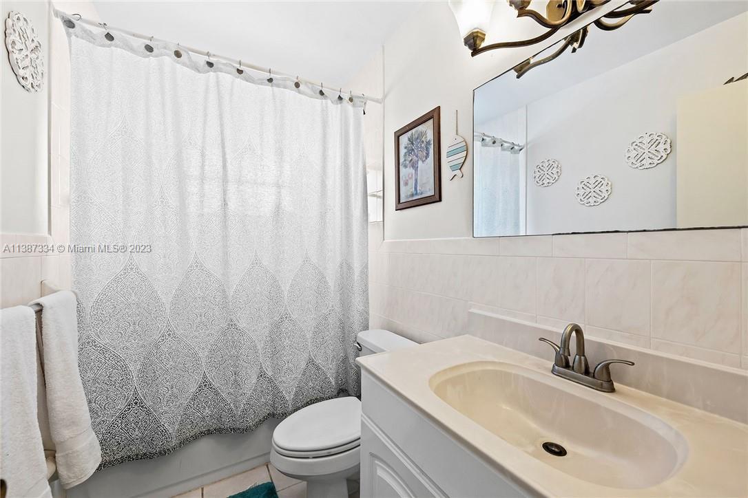 2616 NE 30th Pl # 209A