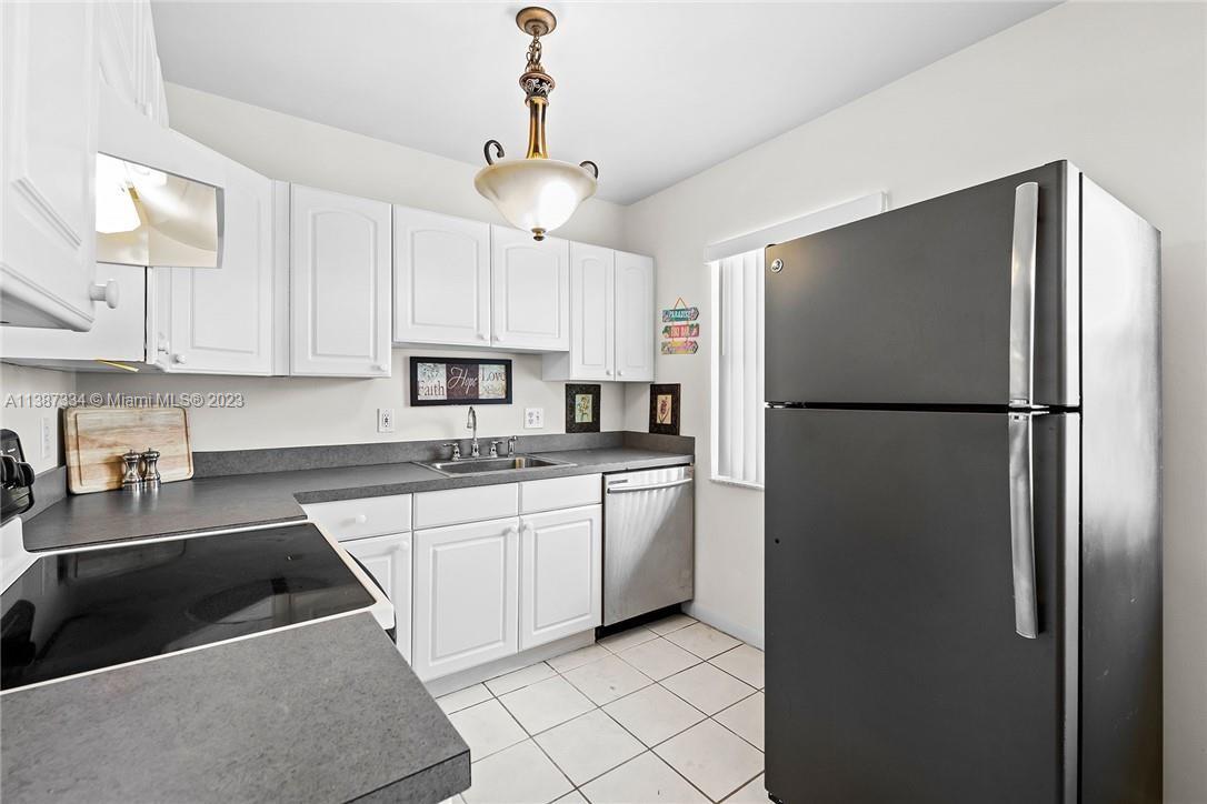 2616 NE 30th Pl # 209A