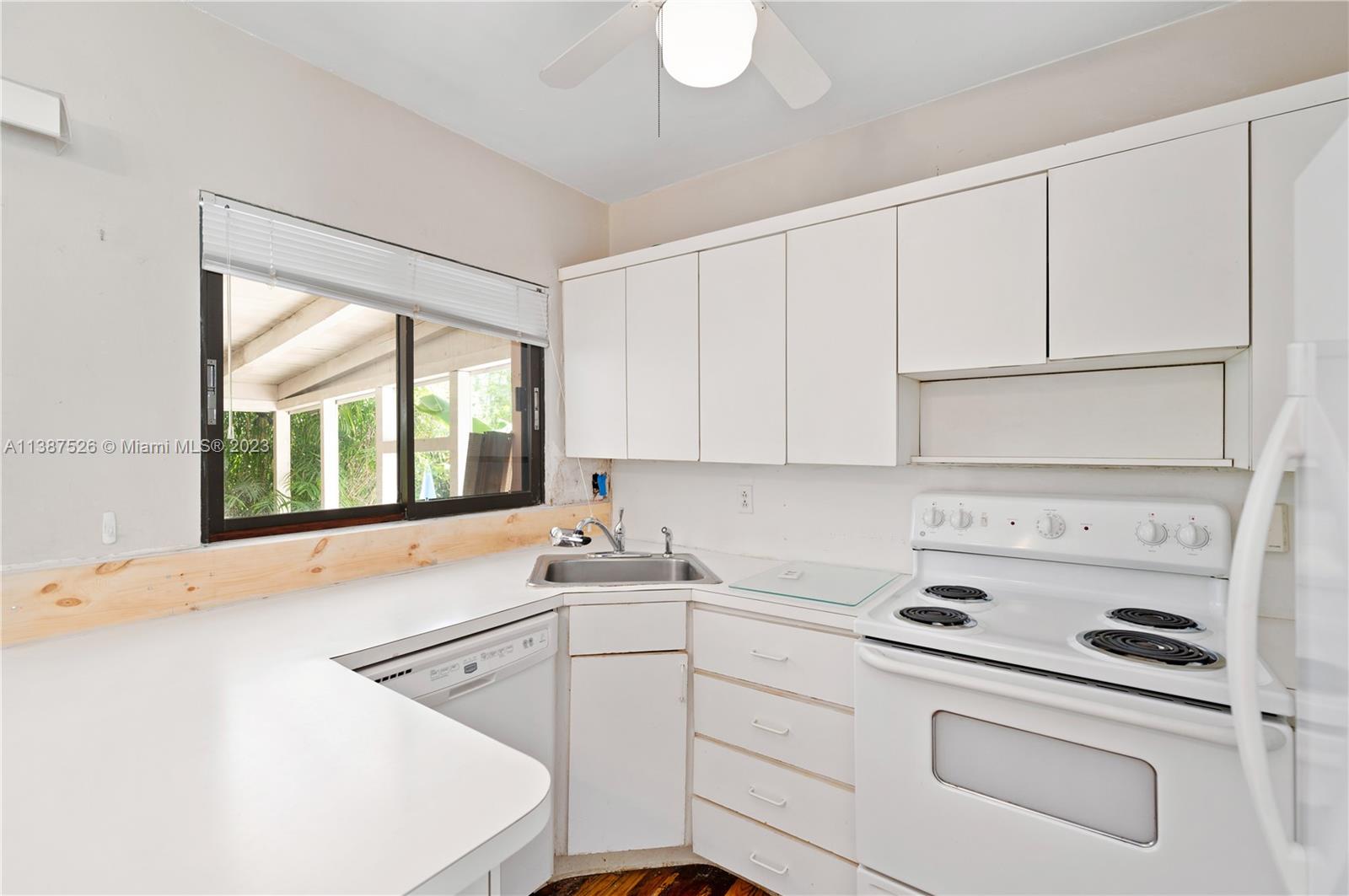 3229 Gifford Ln