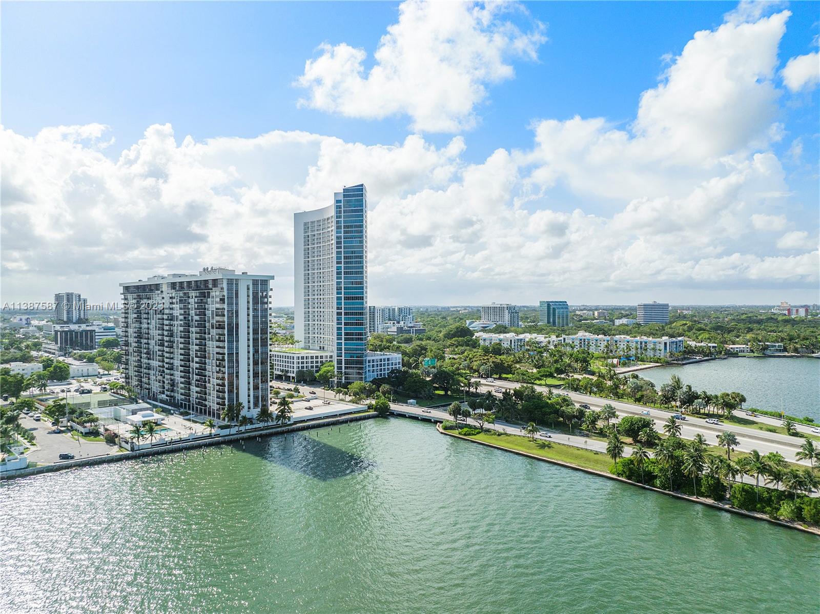 600 NE 36th St Unit: 1417