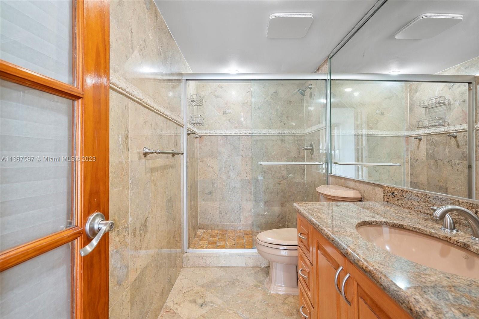 600 NE 36th St Unit: 1417