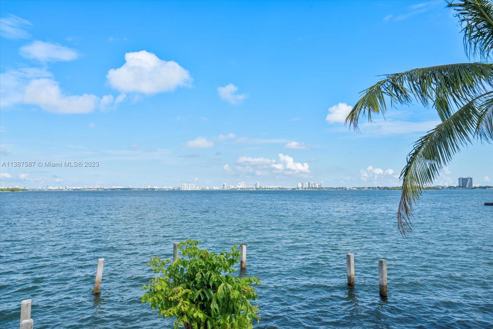 600 NE 36th St Unit: 1417