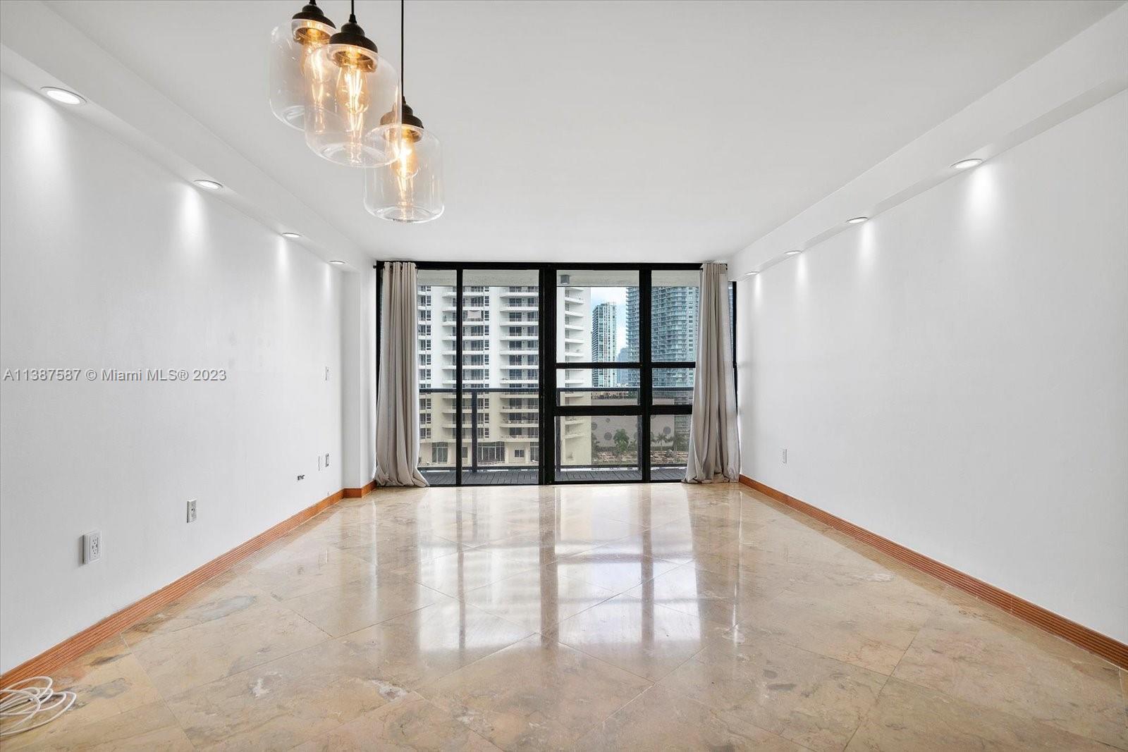 600 NE 36th St Unit: 1417