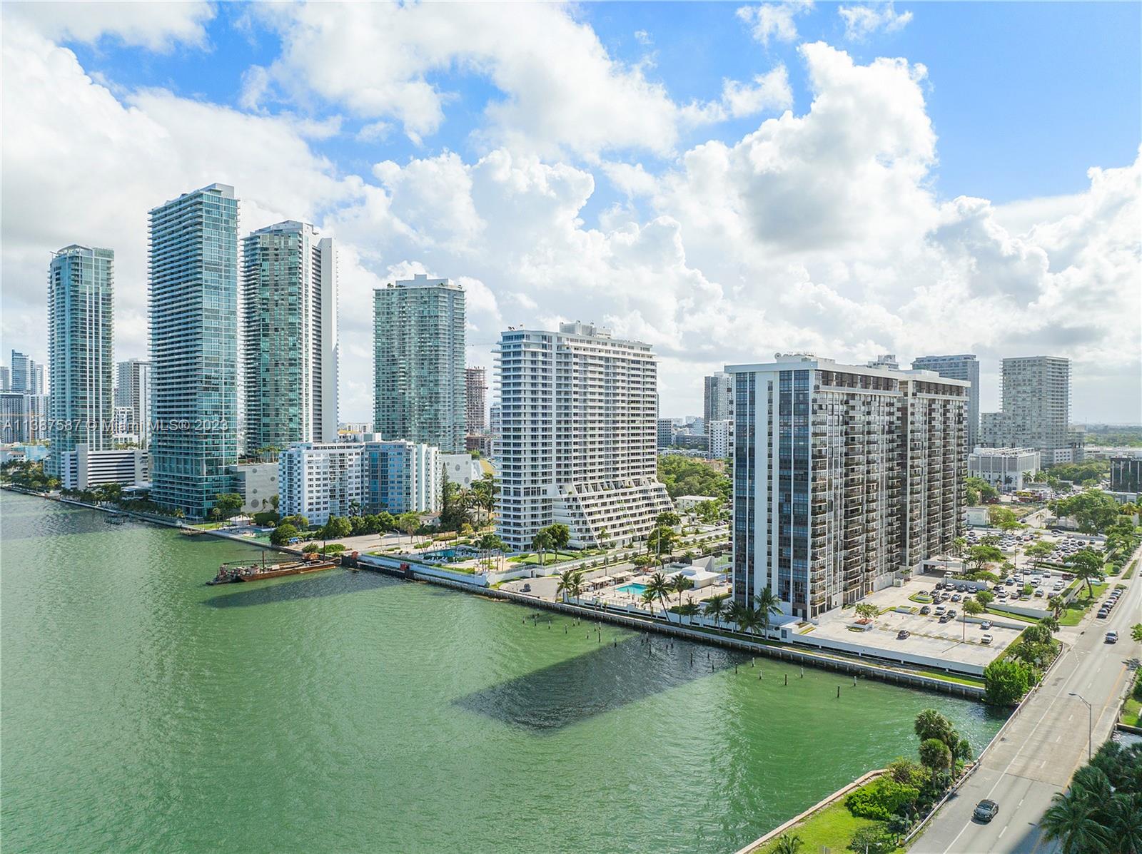 600 NE 36th St Unit: 1417