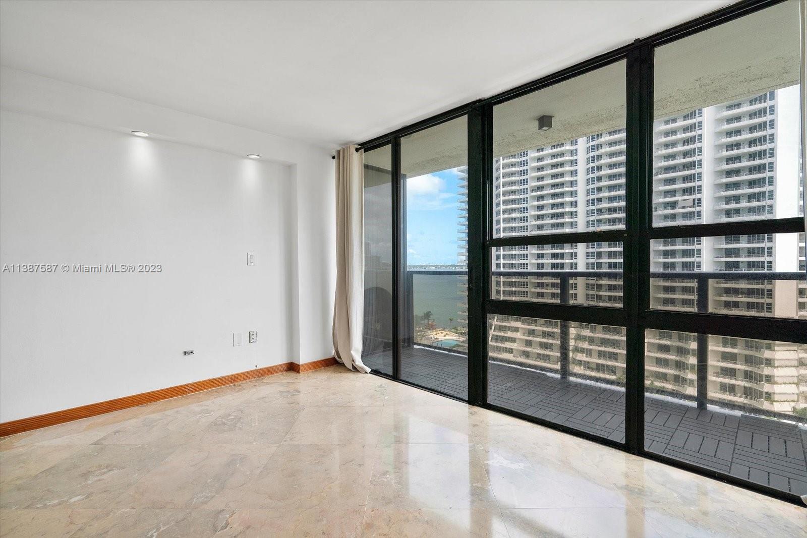 600 NE 36th St Unit: 1417