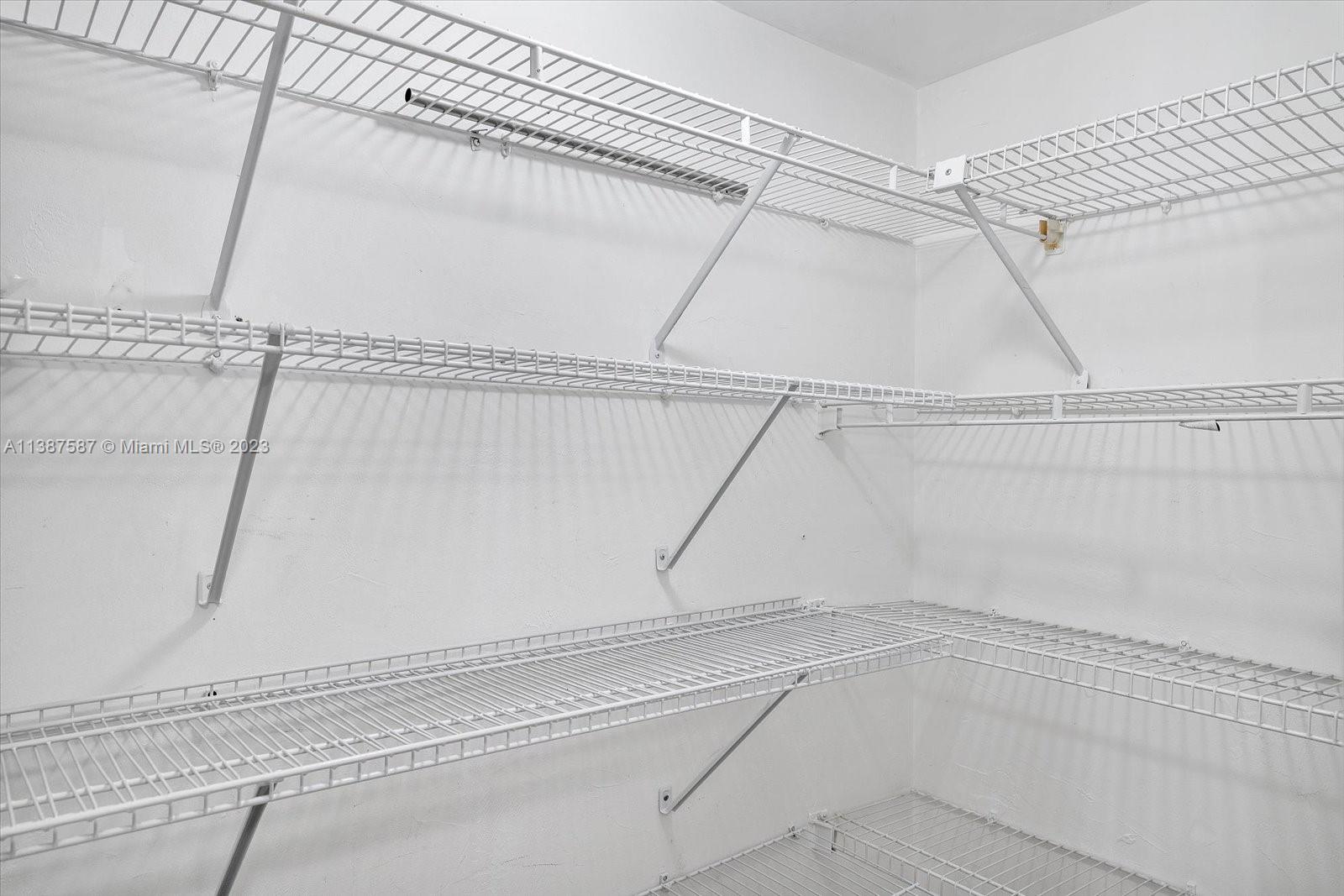 600 NE 36th St Unit: 1417