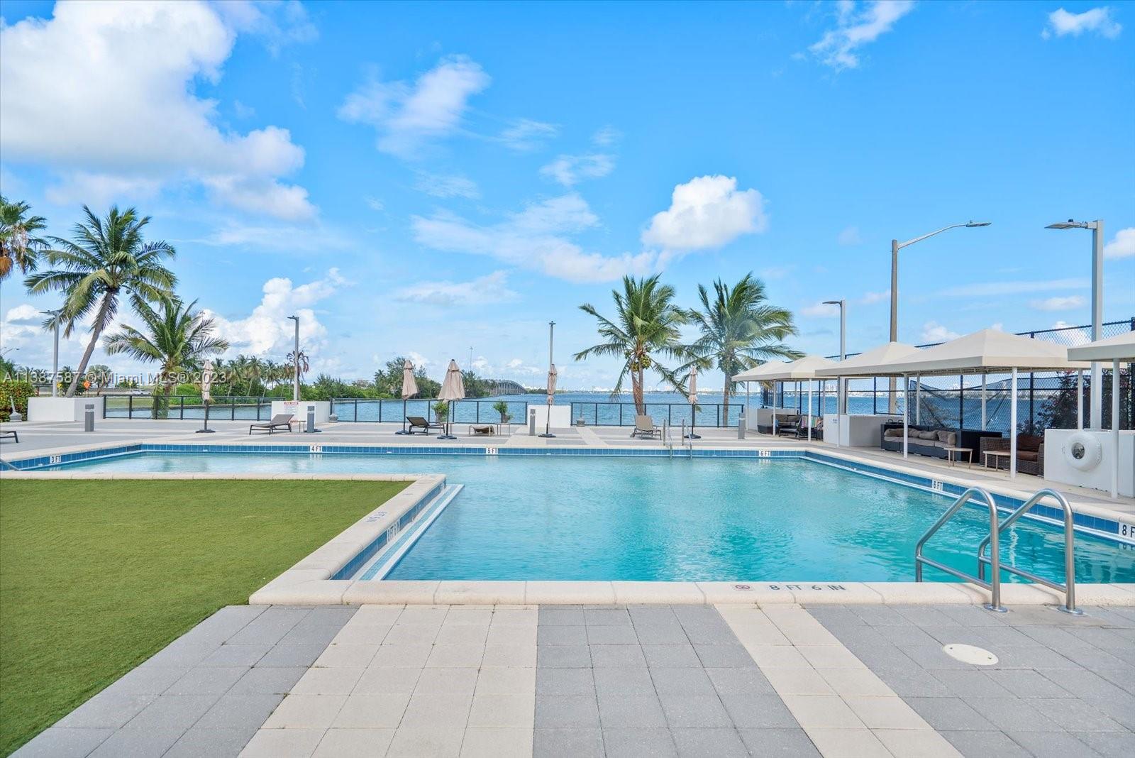 600 NE 36th St Unit: 1417