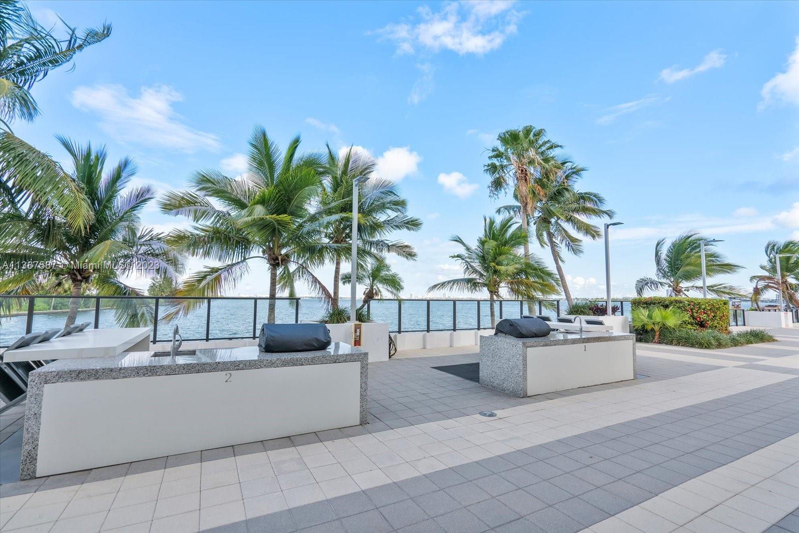 600 NE 36th St Unit: 1417