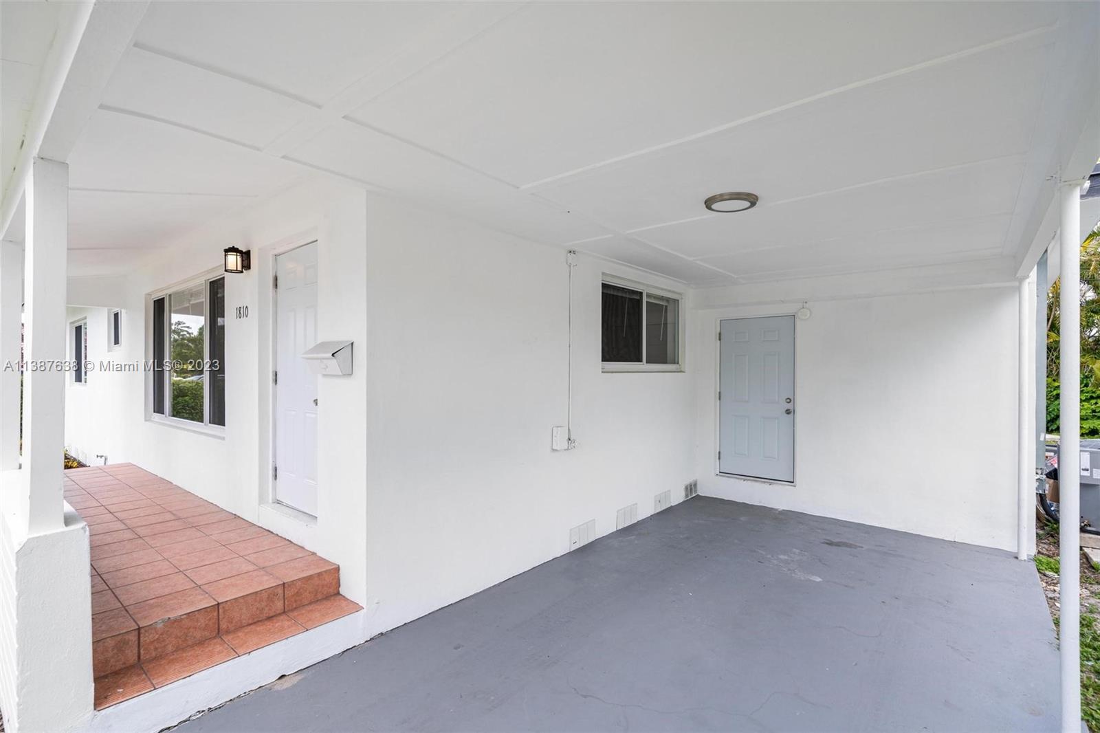 1810 SW 70th Ave Unit: 1810