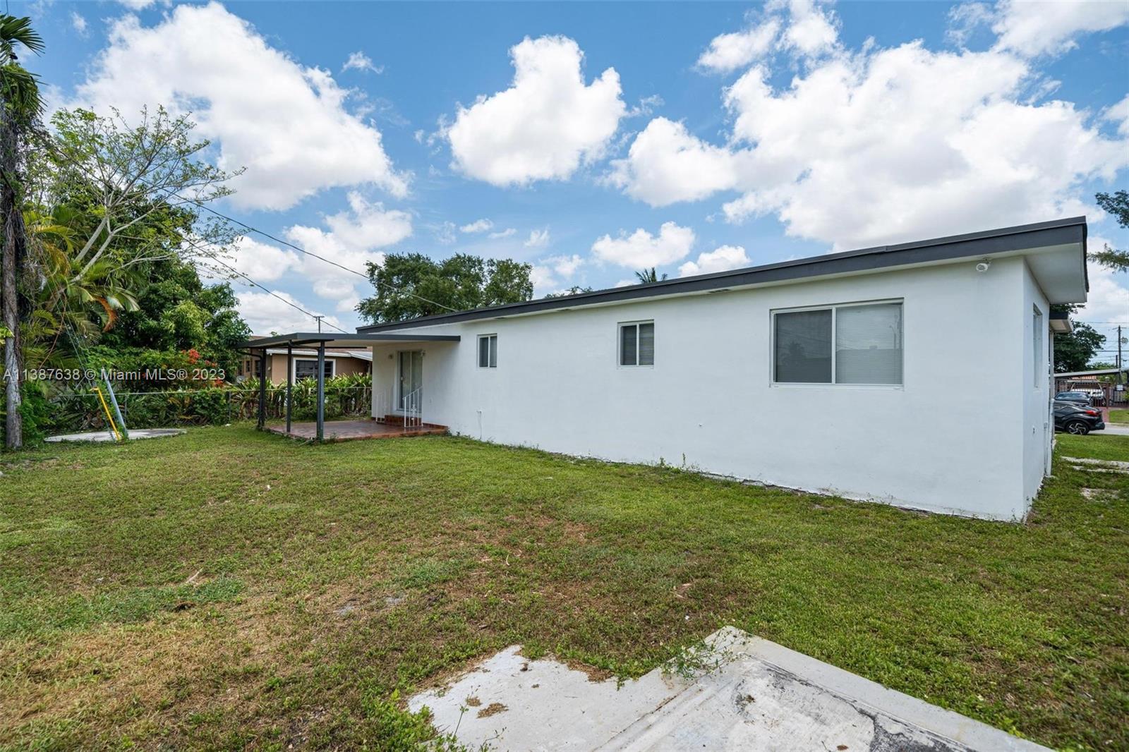 1810 SW 70th Ave Unit: 1810