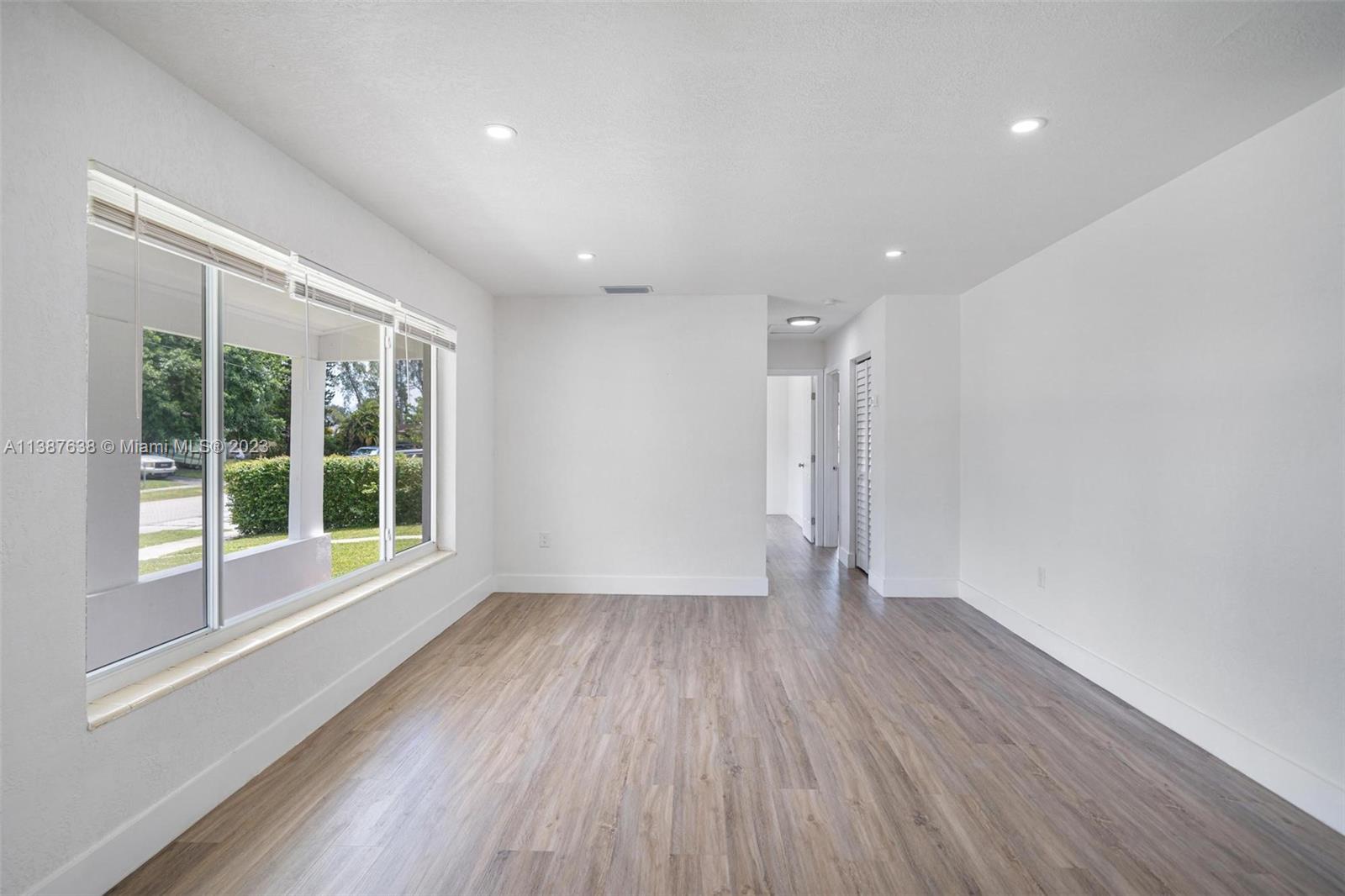 1810 SW 70th Ave Unit: 1810