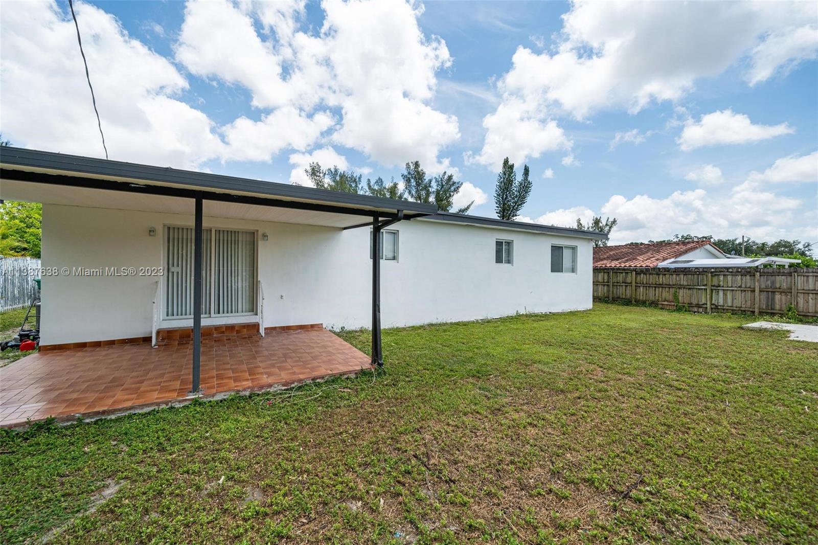 1810 SW 70th Ave Unit: 1810