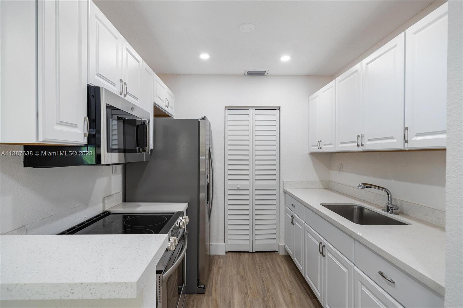 1810 SW 70th Ave Unit: 1810