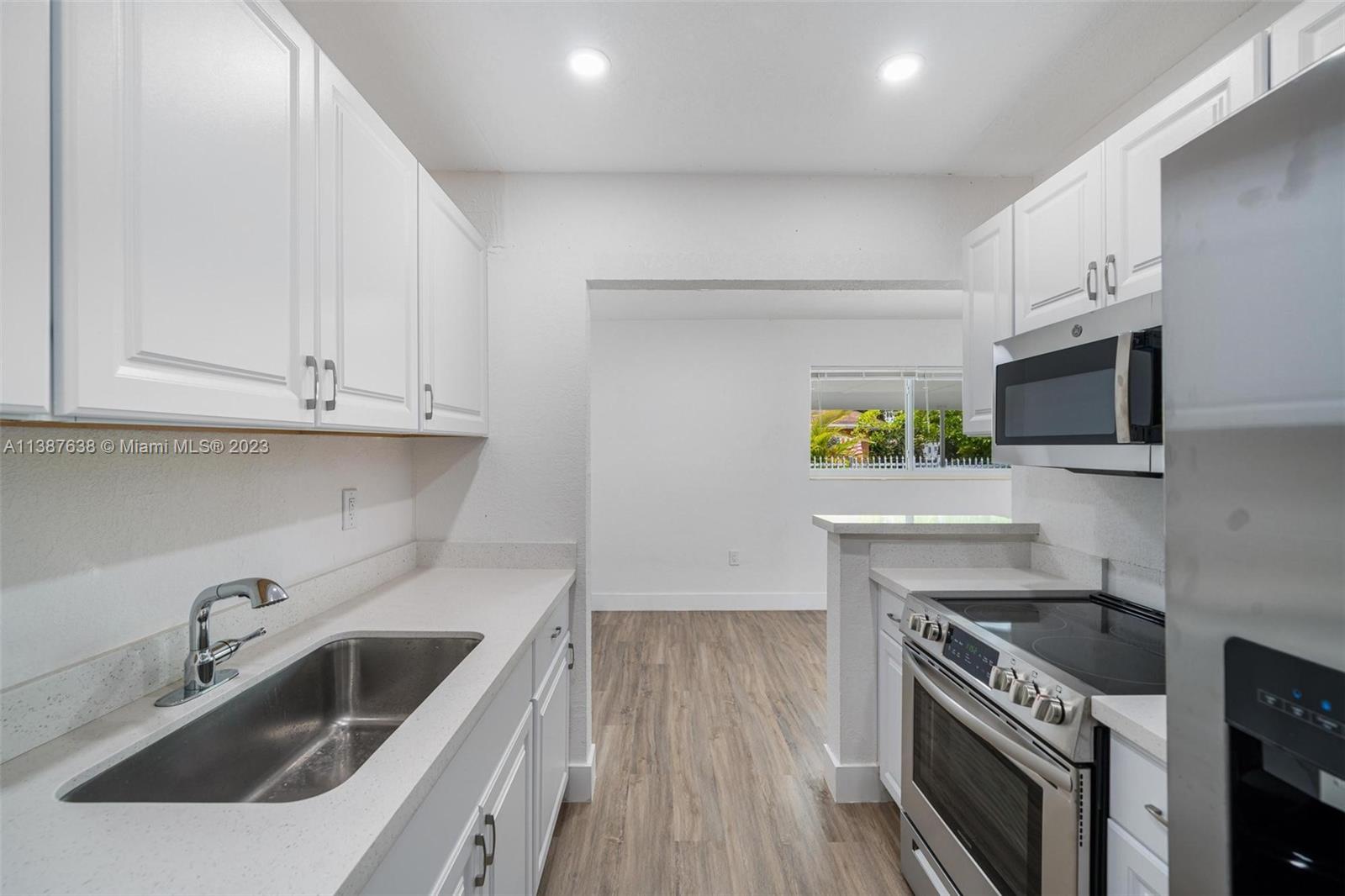 1810 SW 70th Ave Unit: 1810