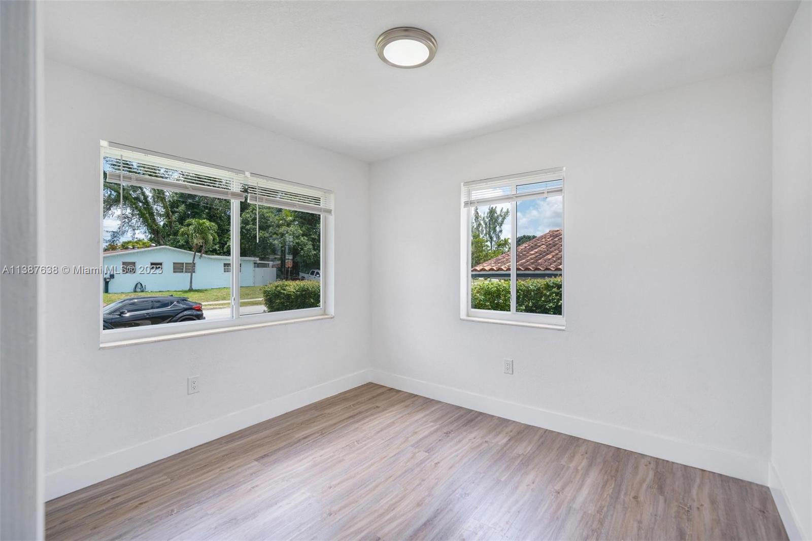 1810 SW 70th Ave Unit: 1810