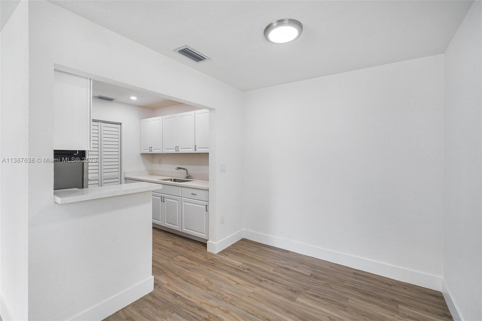 1810 SW 70th Ave Unit: 1810