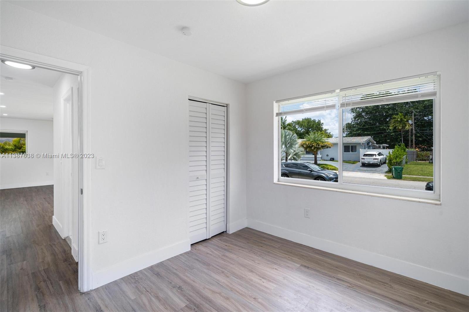 1810 SW 70th Ave Unit: 1810