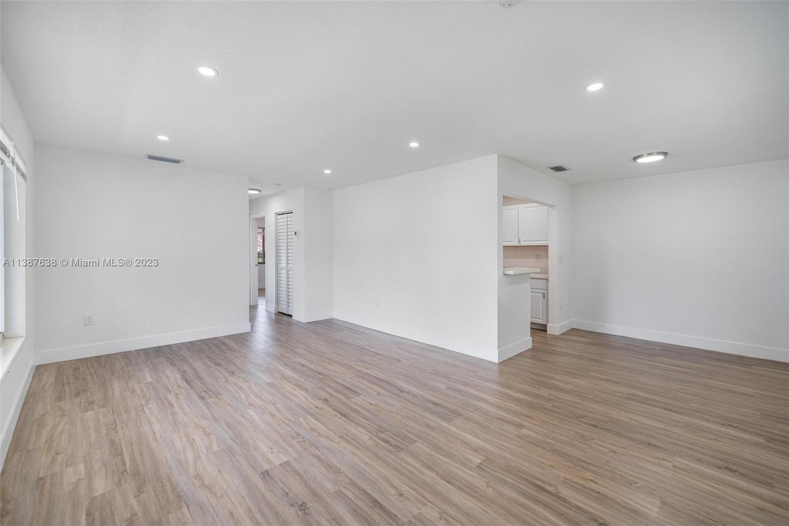 1810 SW 70th Ave Unit: 1810