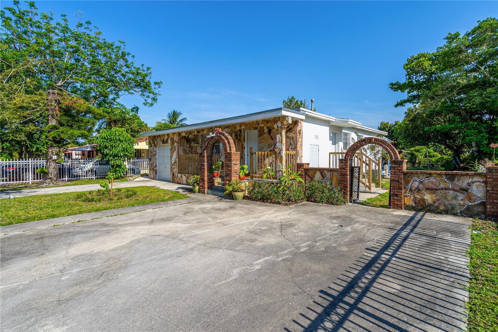 1450 NW 127th St