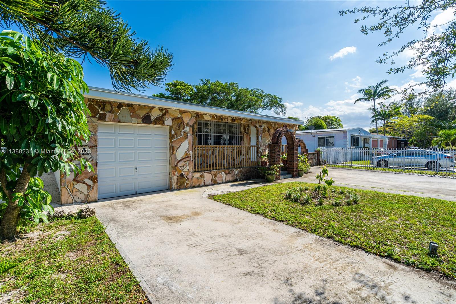1450 NW 127th St