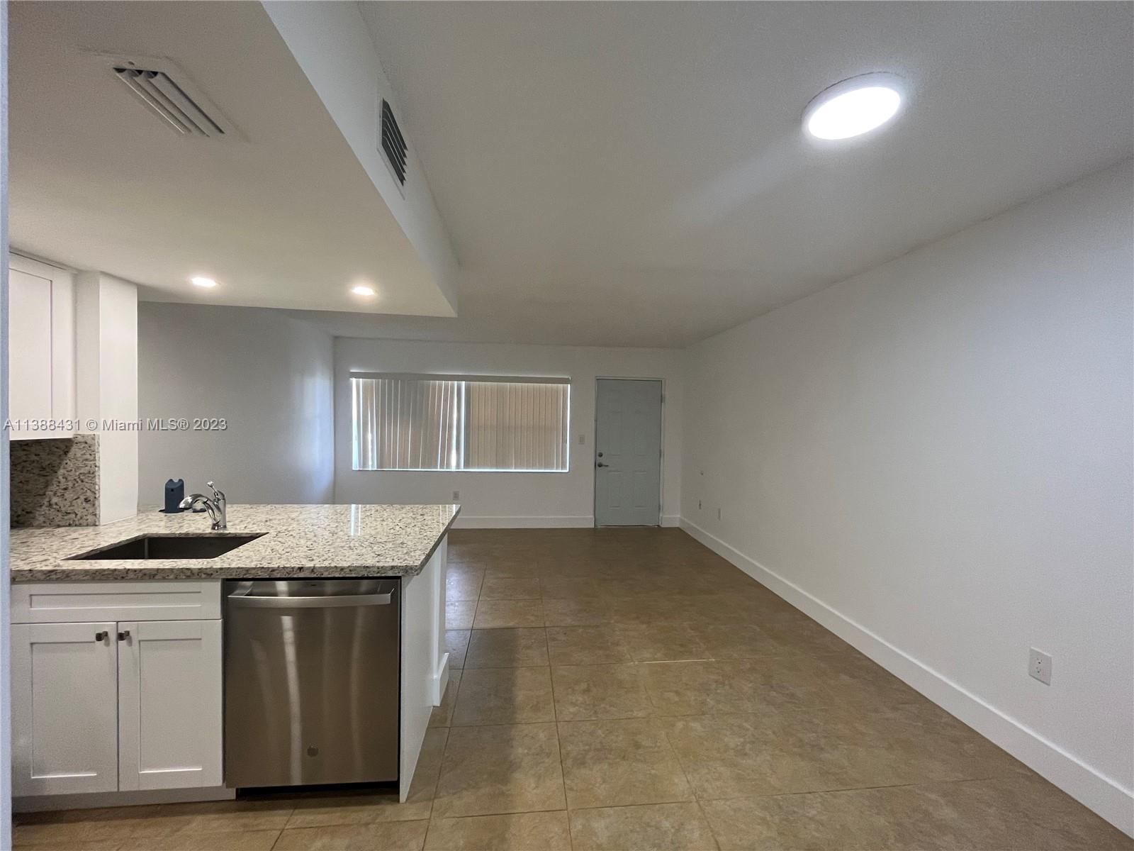 8660 NW 5th Ter Unit: 15-102