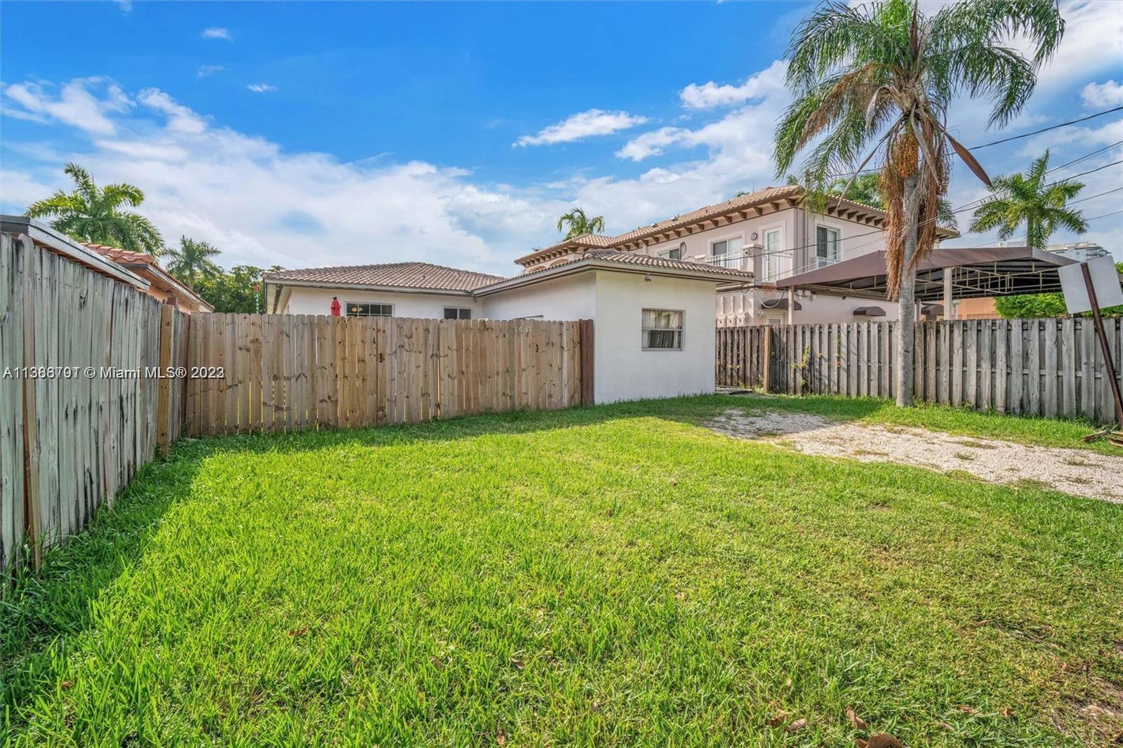 1635 Hollywood Blvd Unit: A