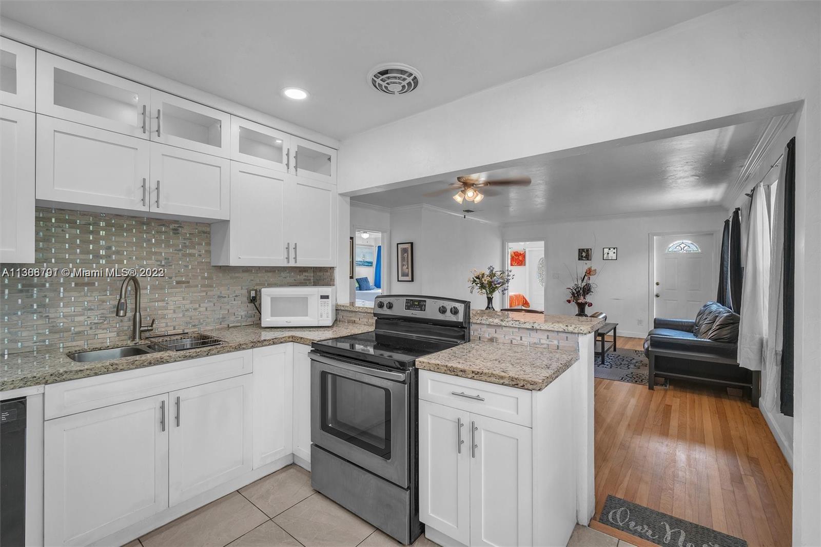 1635 Hollywood Blvd Unit: A