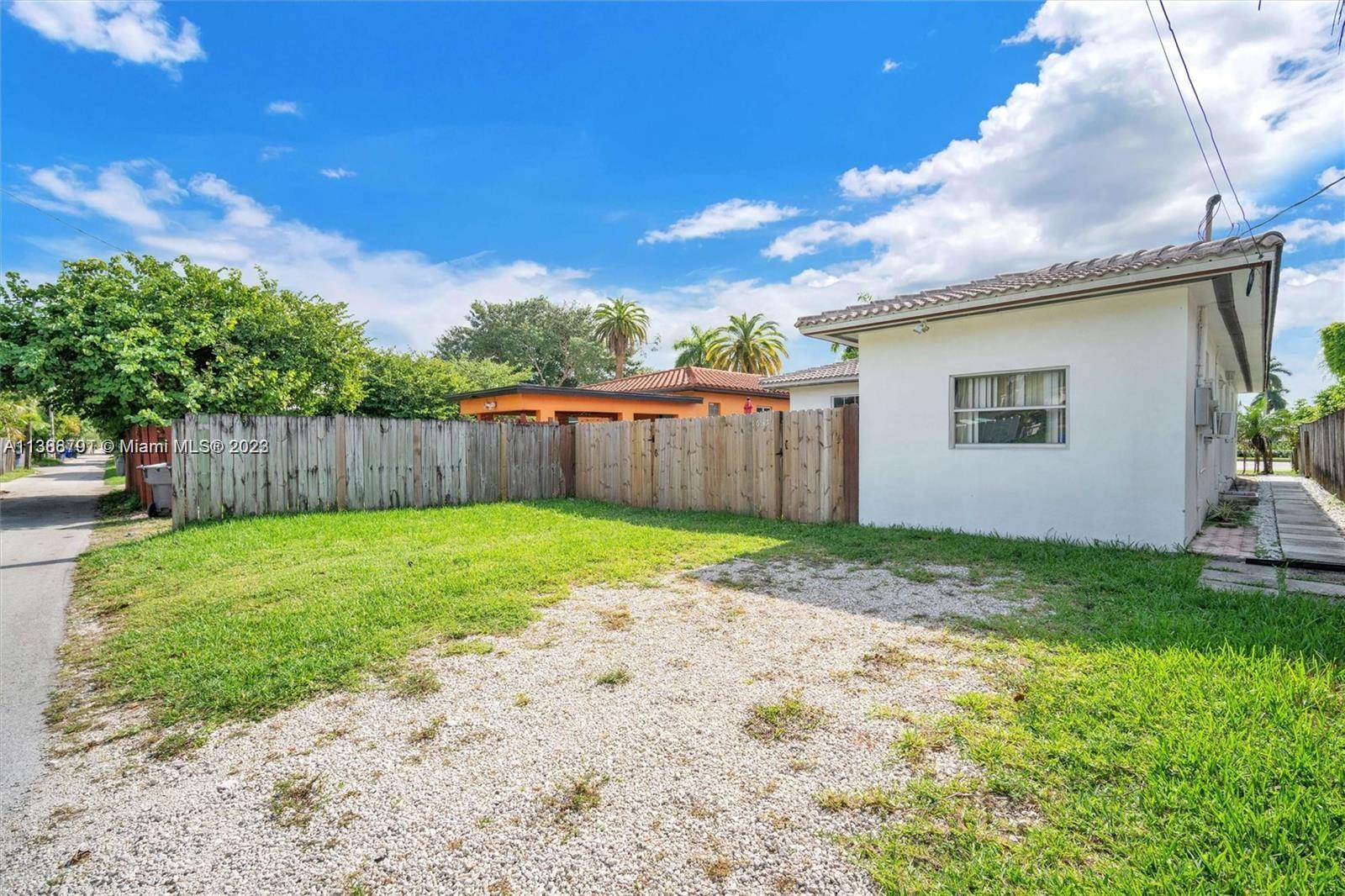 1635 Hollywood Blvd Unit: A