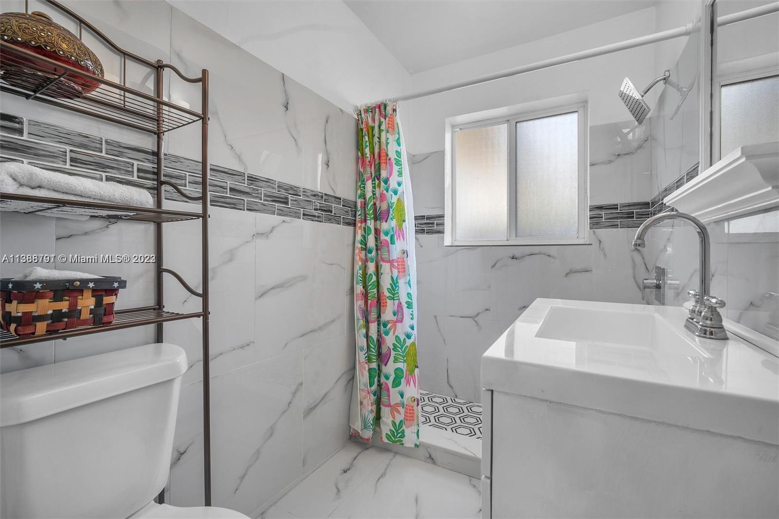 1635 Hollywood Blvd Unit: A