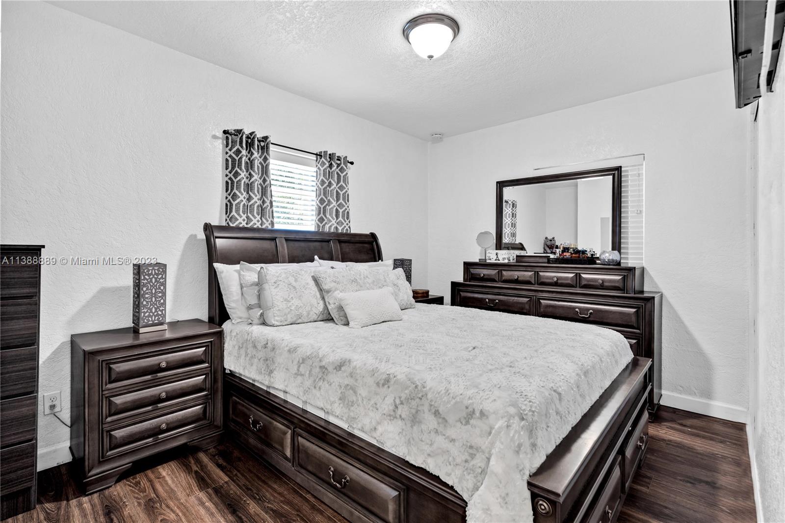 1620 NW 124th St