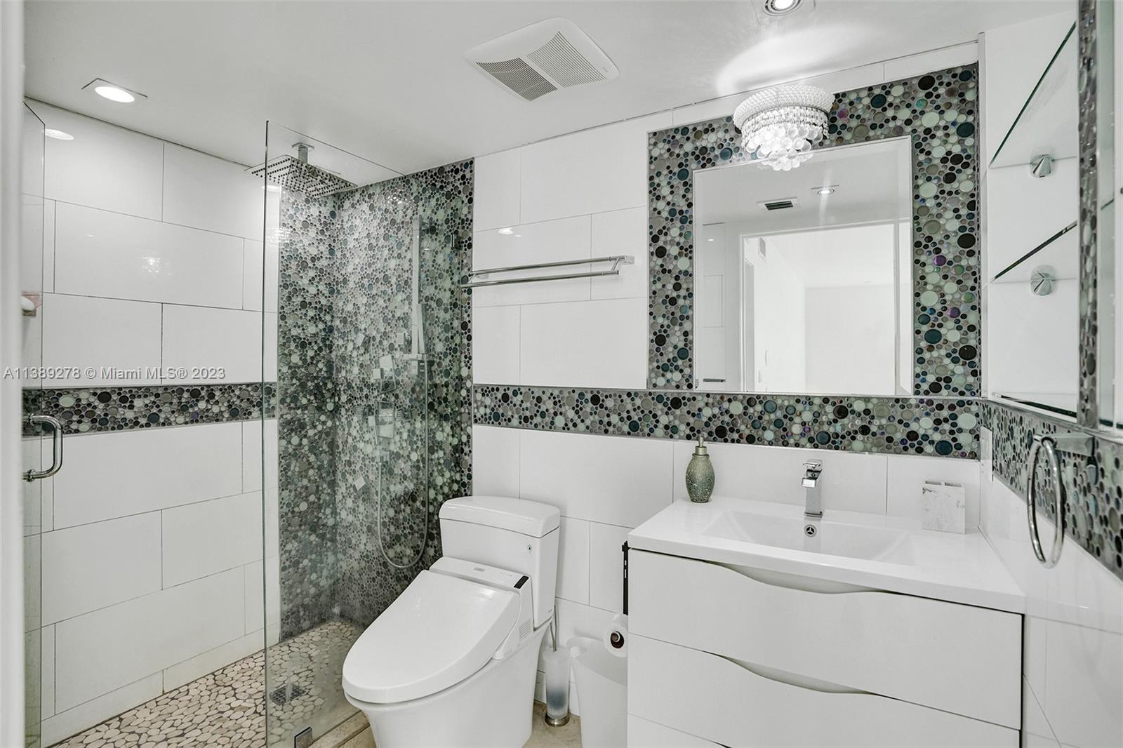 3200 Collins Ave Unit: 7-1